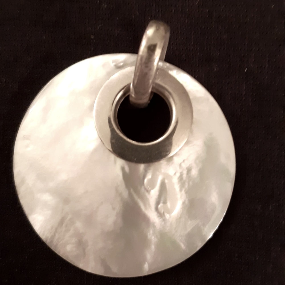 SILPADA Mother  of pearl pendant.  Silpada  1693